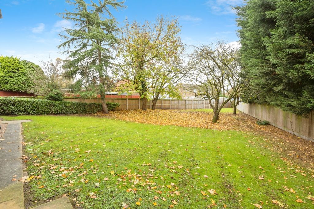 Property photo 3 of 13 Shared Garden