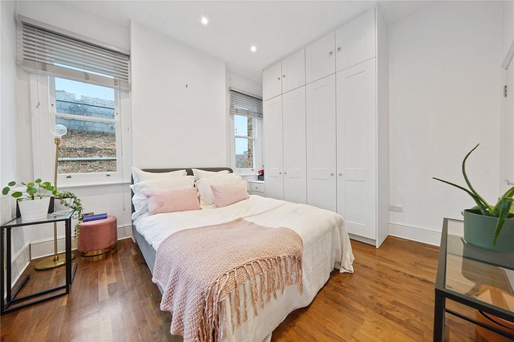 Property photo 3 of 12