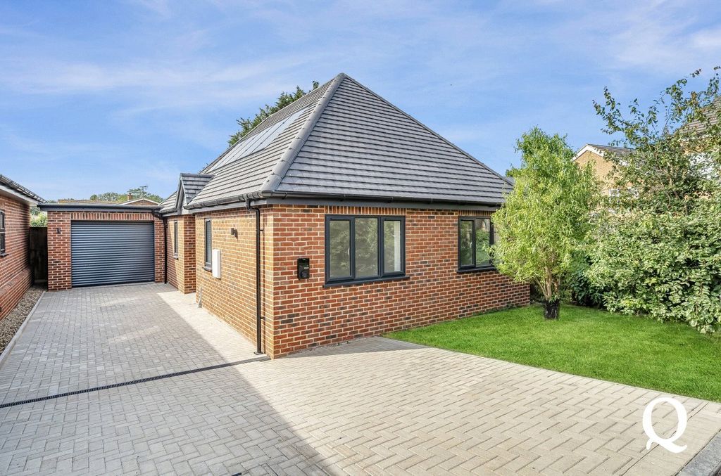 Property photo 1 of 17 Picture No. 23