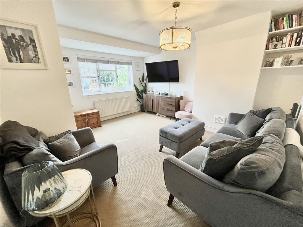 Property photo 3 of 11 Living Room.Jpg