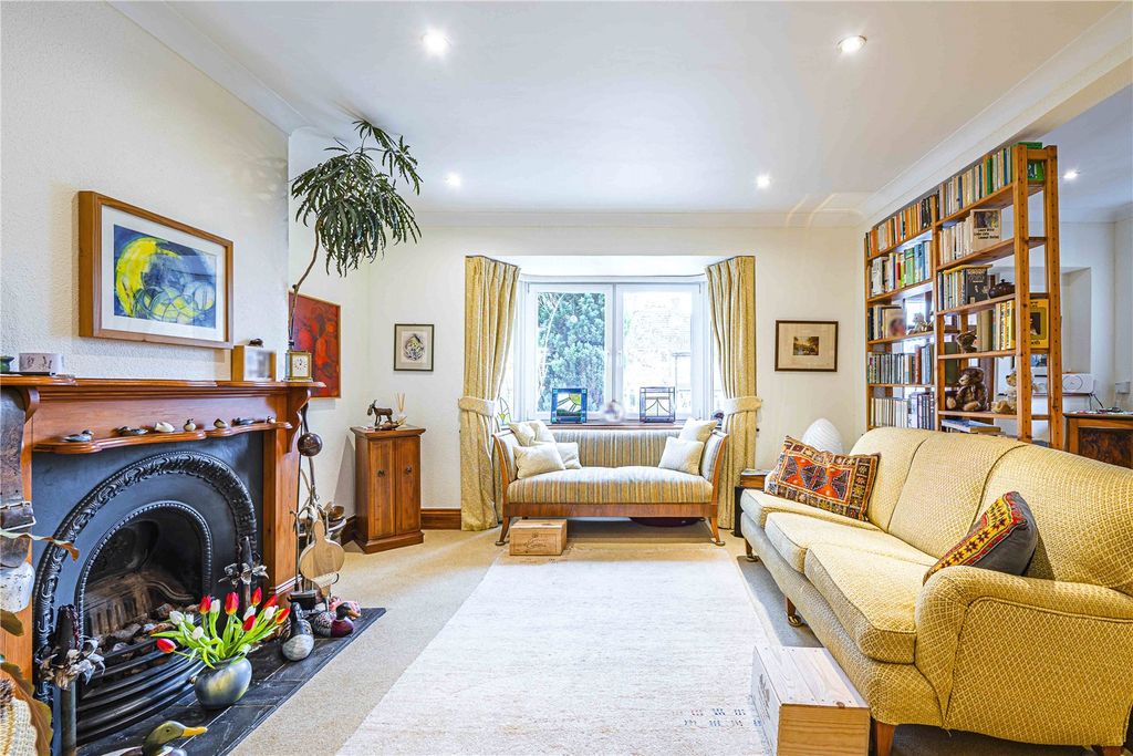 Property photo 2 of 24 Picture No. 17