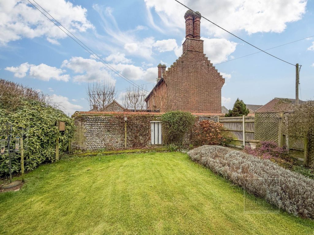 Property photo 2 of 20