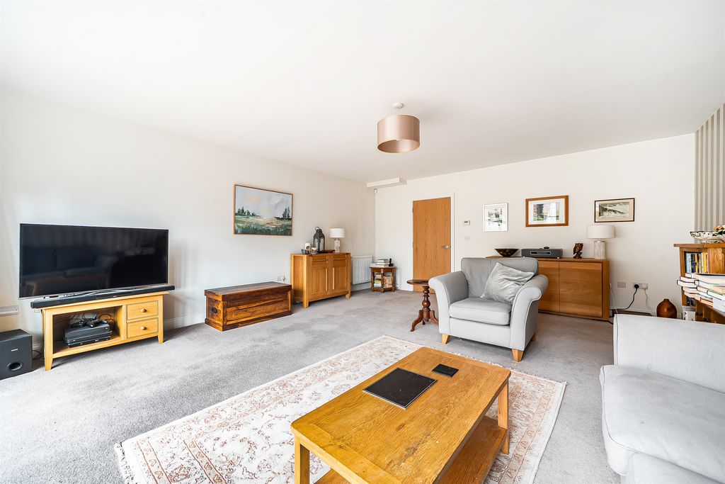 Property photo 3 of 12