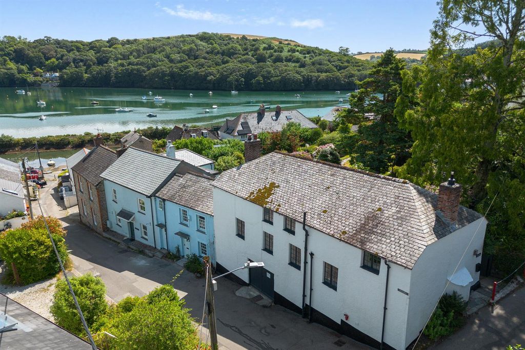 Property photo 1 of 16 111698_Hendra Golant-7_Low.Jpg
