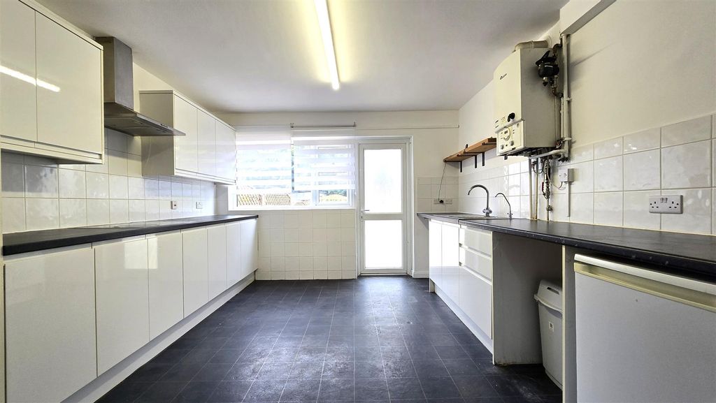 Property photo 2 of 9 641.Jpg