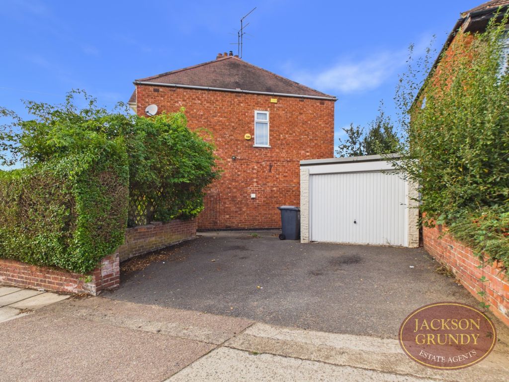 Property photo 2 of 15 Thornton Road