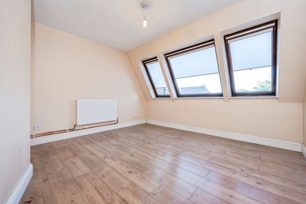 Property photo 2 of 17 Photo
