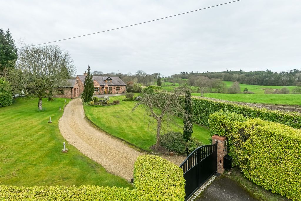 Property photo 1 of 33