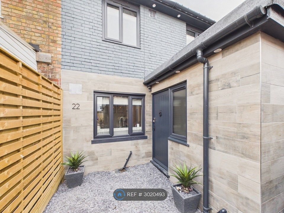 Property photo 2 of 24