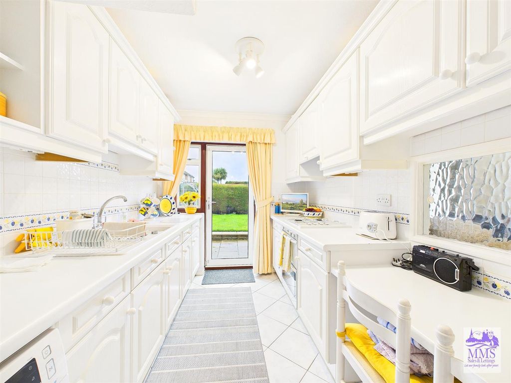 Property photo 2 of 13 Cam04098G0-Pr0148-Still005.Jpg