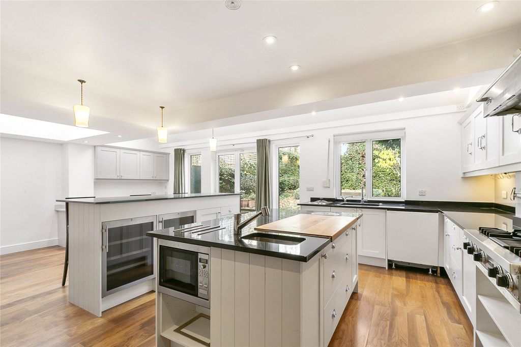 Property photo 2 of 22 Kitchen