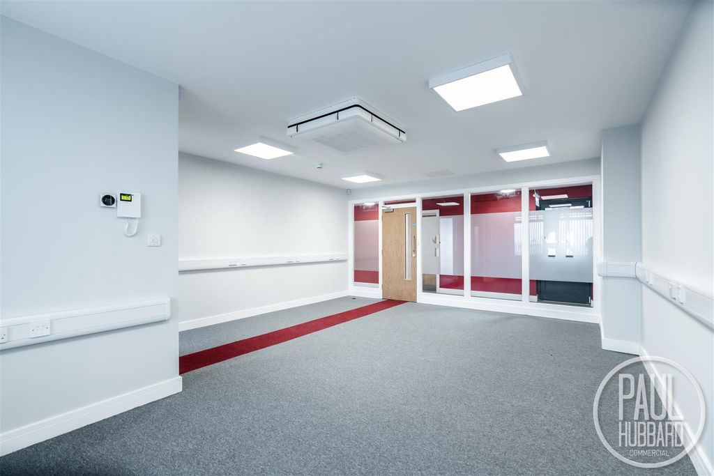 Property photo 2 of 8 Colne House-169.Jpg