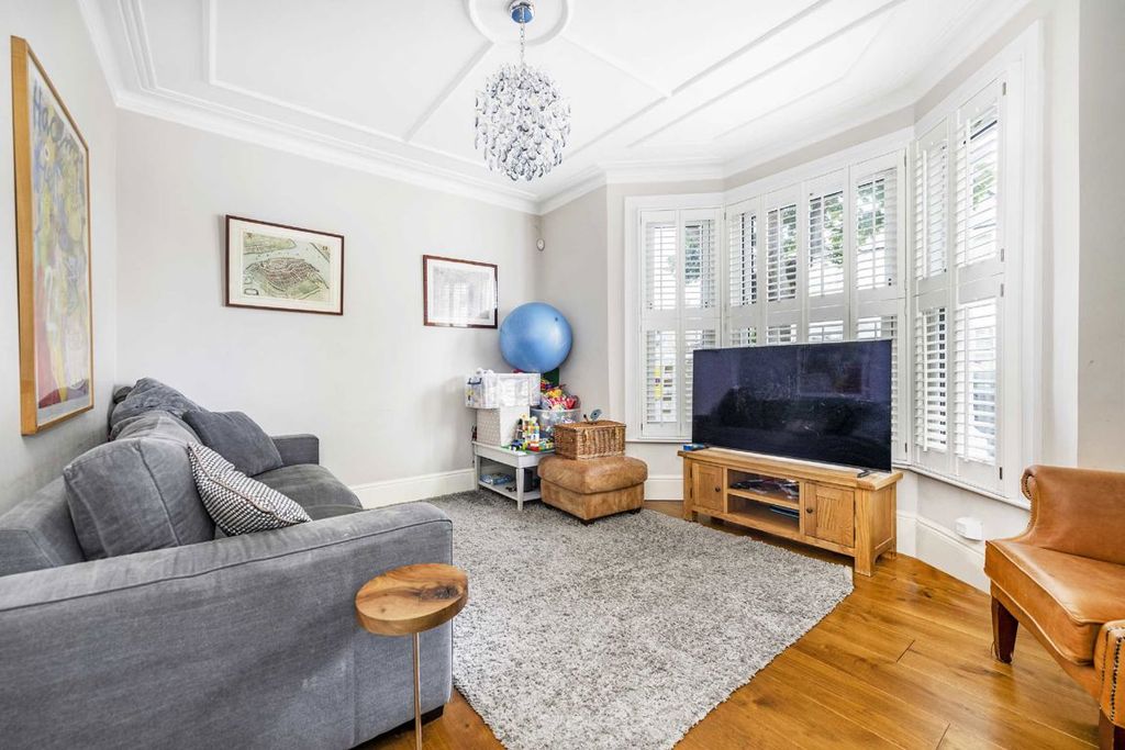 Property photo 2 of 11