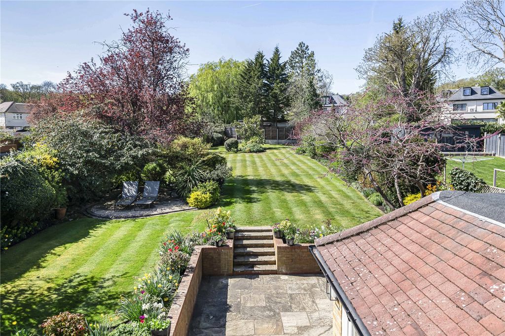 Property photo 2 of 35 Picture No. 23