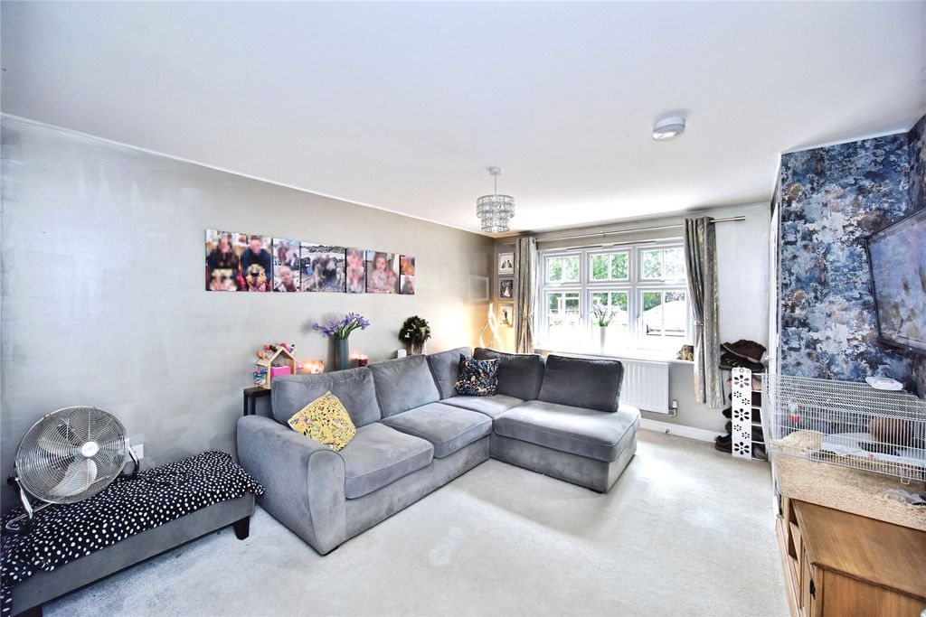 Property photo 2 of 15 Picture No. 11