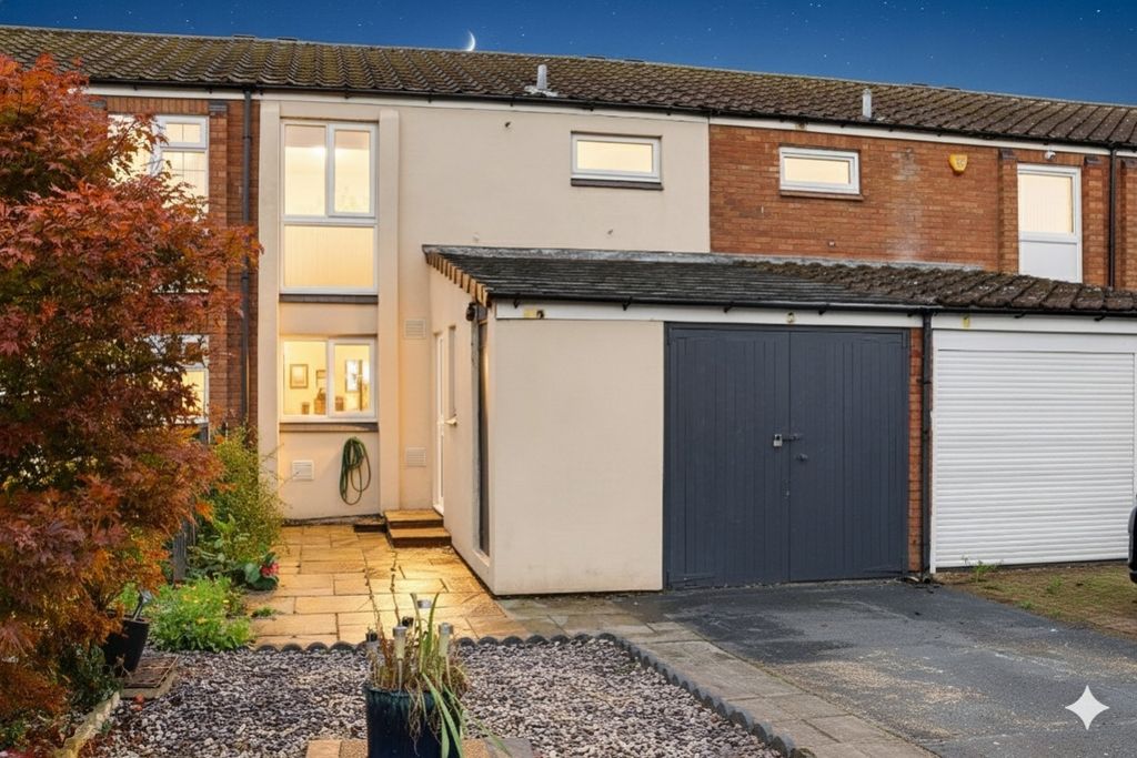 Property photo 2 of 28 Front Night