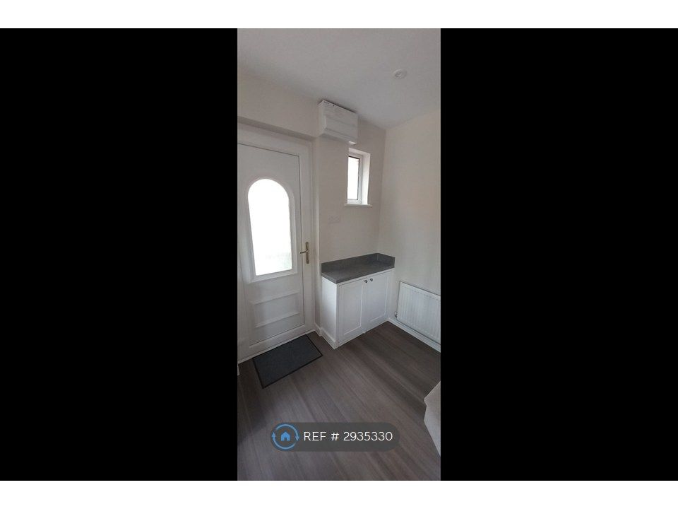 Property photo 3 of 16 Entrance