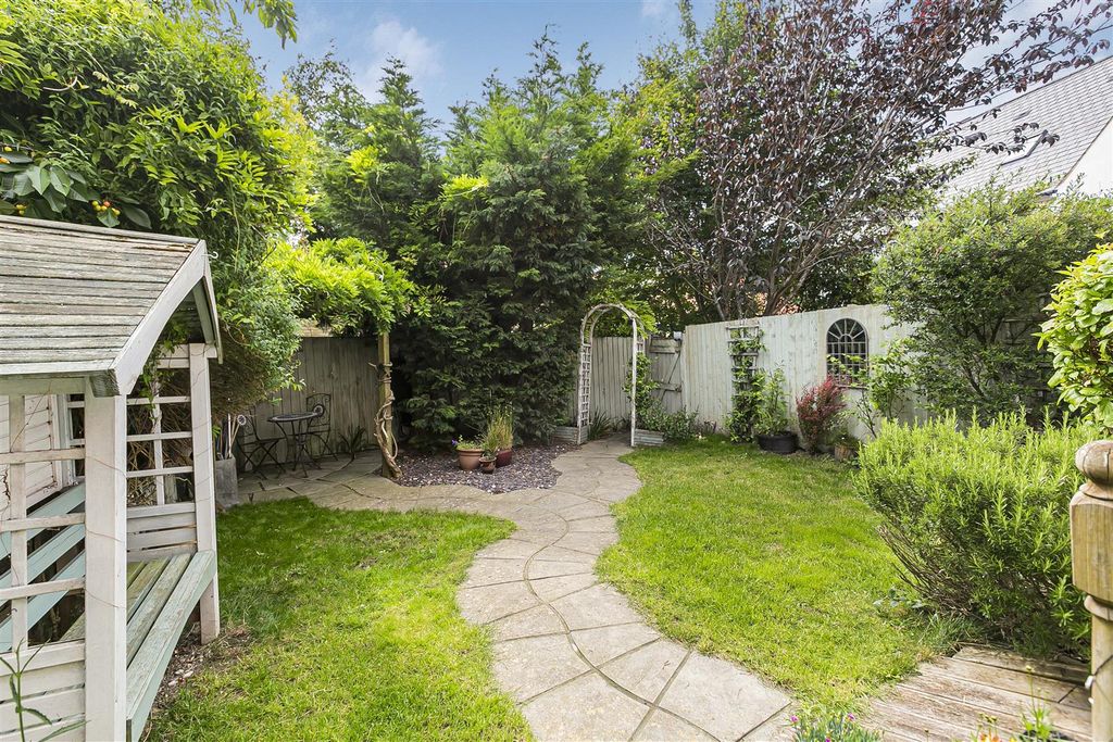 Property photo 3 of 20 10_33868.Jpg