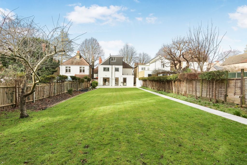 Property photo 2 of 10