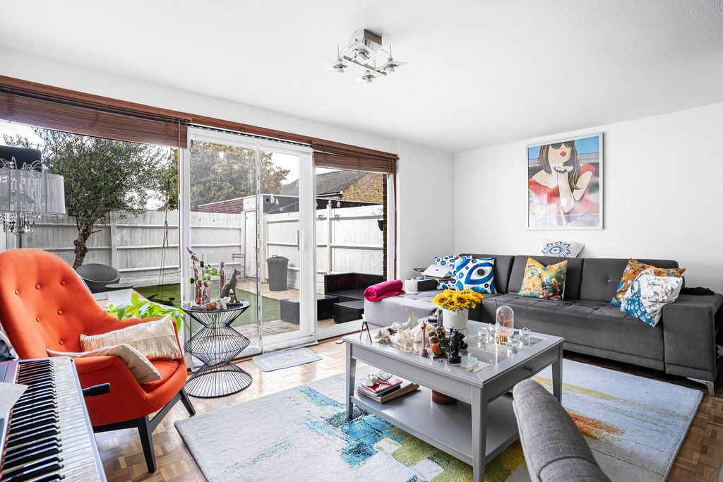 Property photo 3 of 19