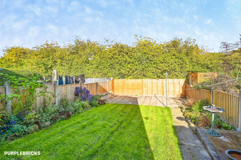 Property photo 2 of 24