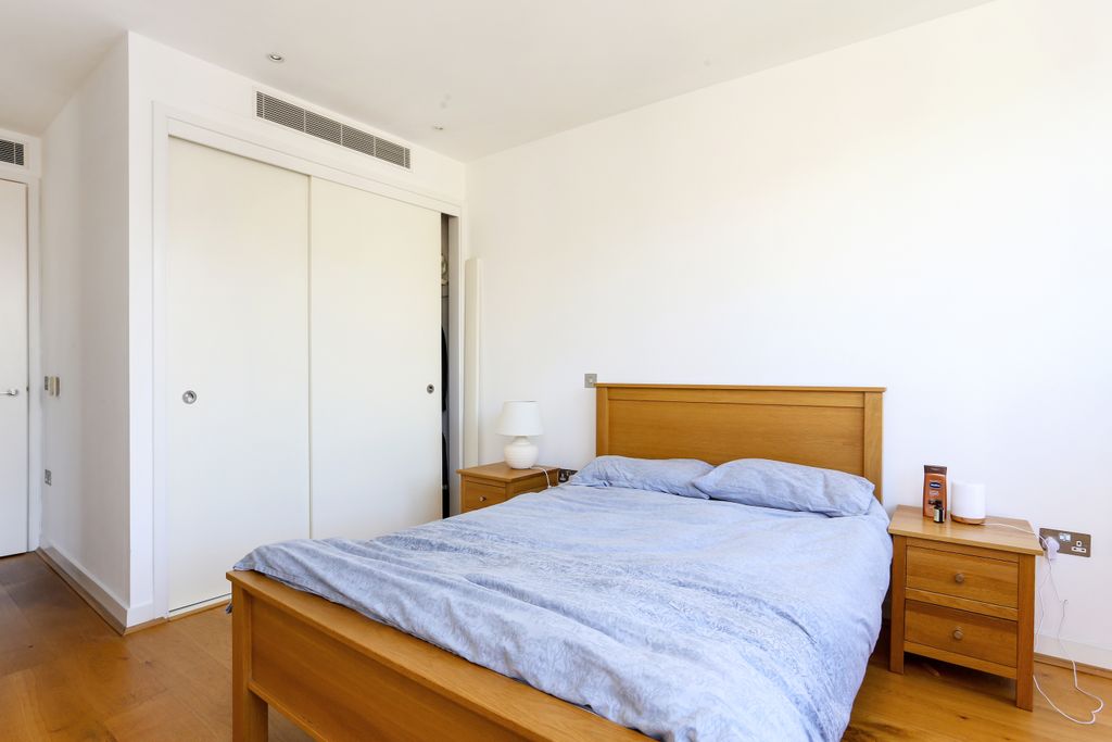 Property photo 3 of 7 Bedroom (2)