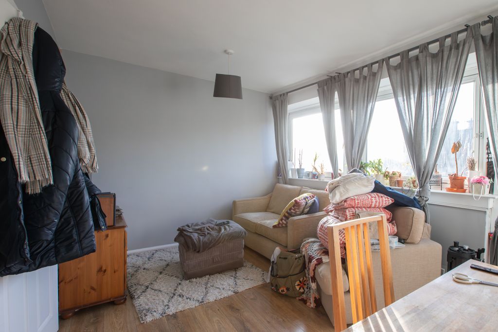 Property photo 3 of 27