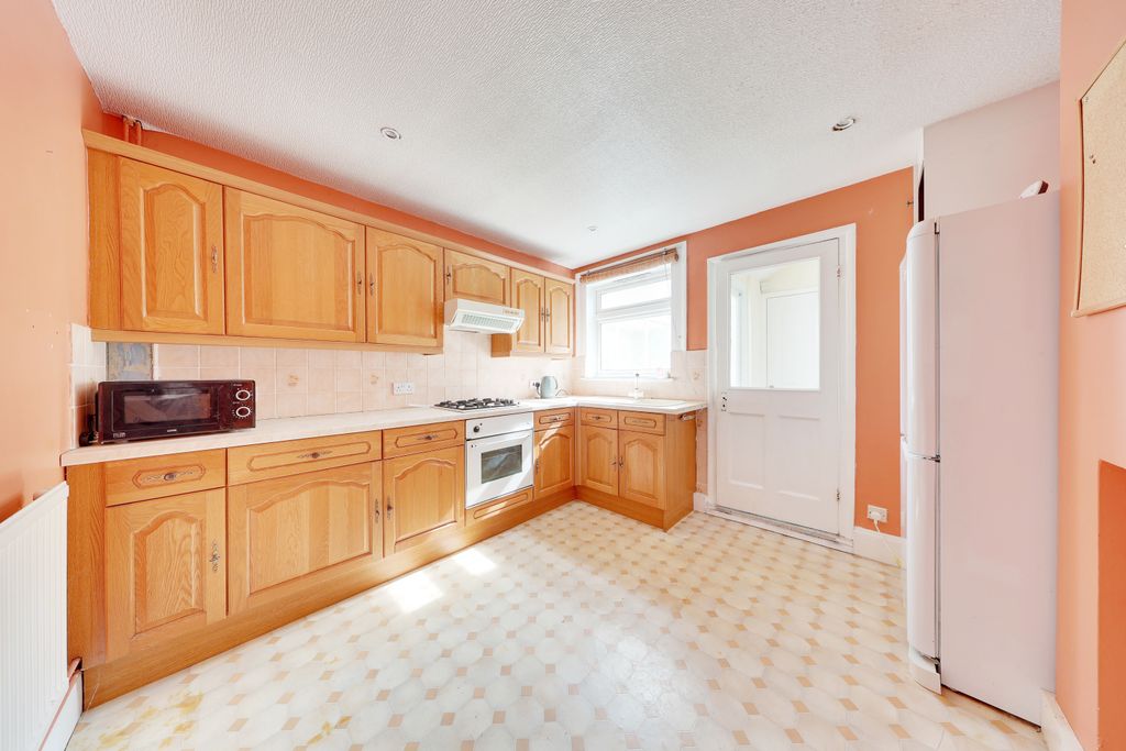 Property photo 3 of 13