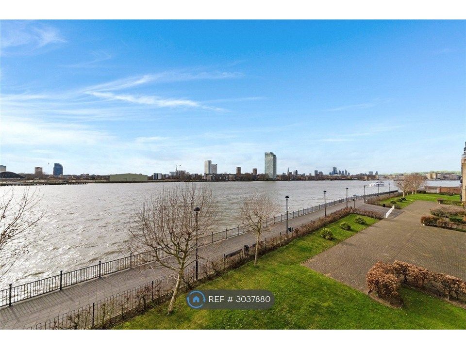 Property photo 2 of 9 View From The Flat