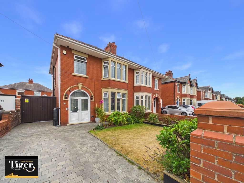Property photo 1 of 31