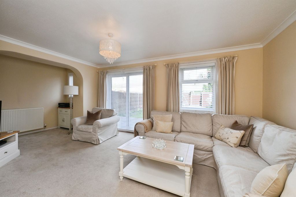 Property photo 2 of 19