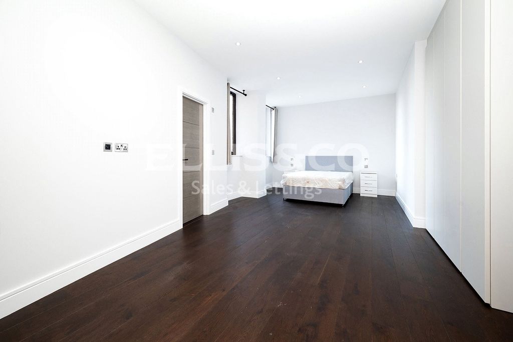 Property photo 1 of 10 Picture No. 02