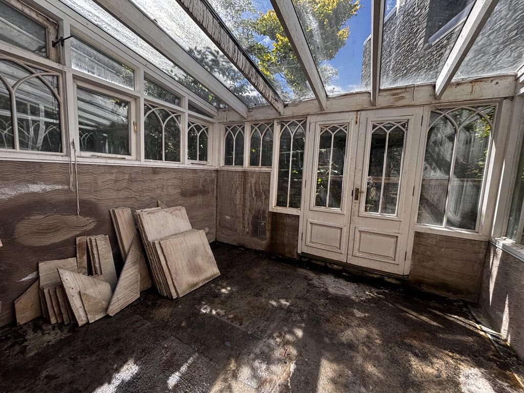 Property photo 3 of 23 Conservatory