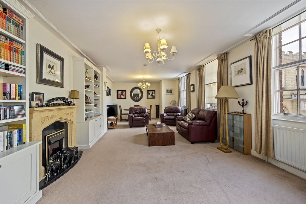 Property photo 2 of 17 Picture No. 21