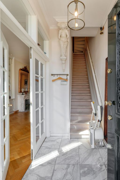 Property photo 2 of 46