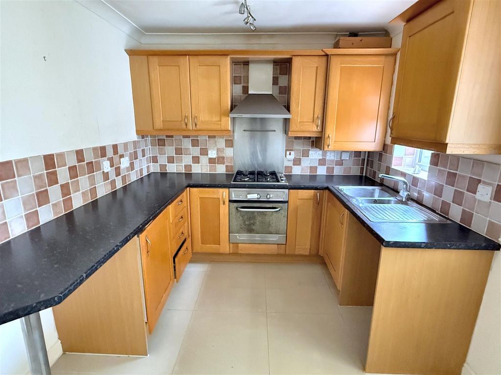 Property photo 2 of 13 8Bgt2.Jpg