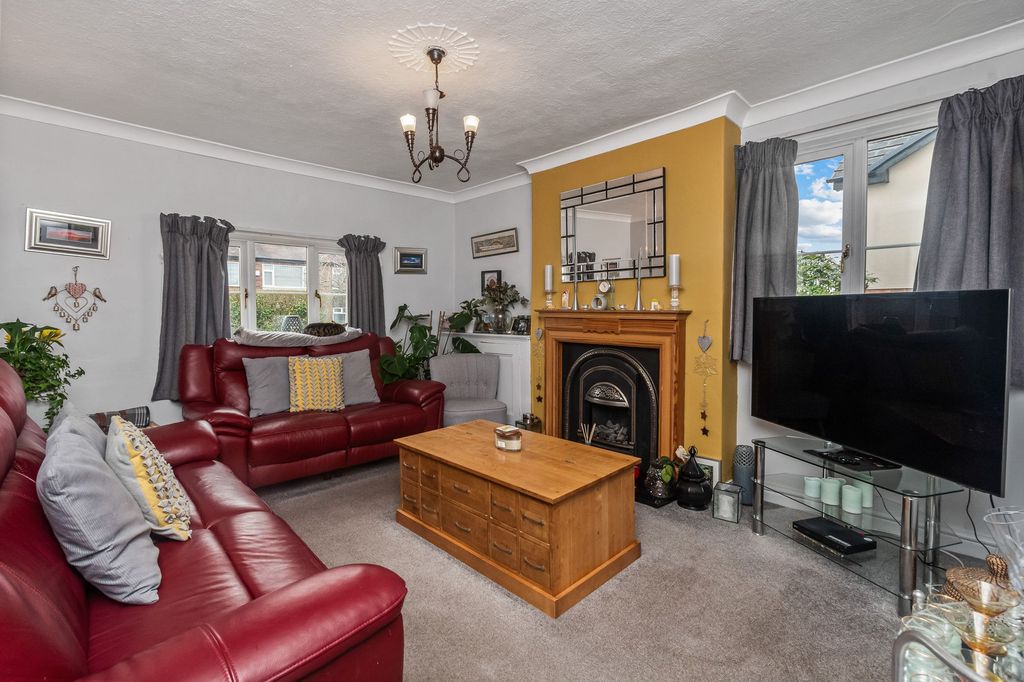 Property photo 3 of 61