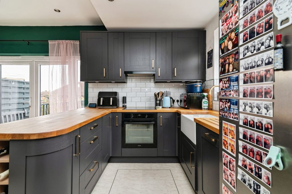 Property photo 3 of 18 Photo