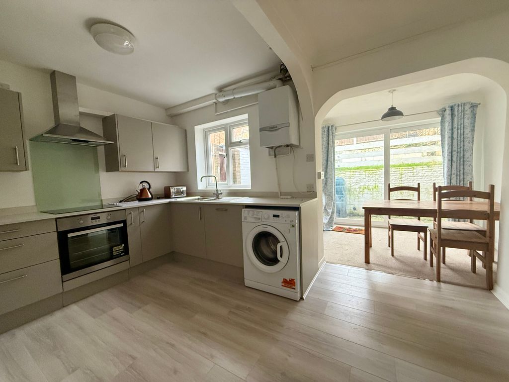 Property photo 2 of 8