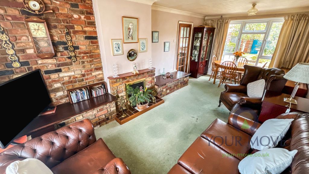Property photo 2 of 12 Lounge/Dining Room