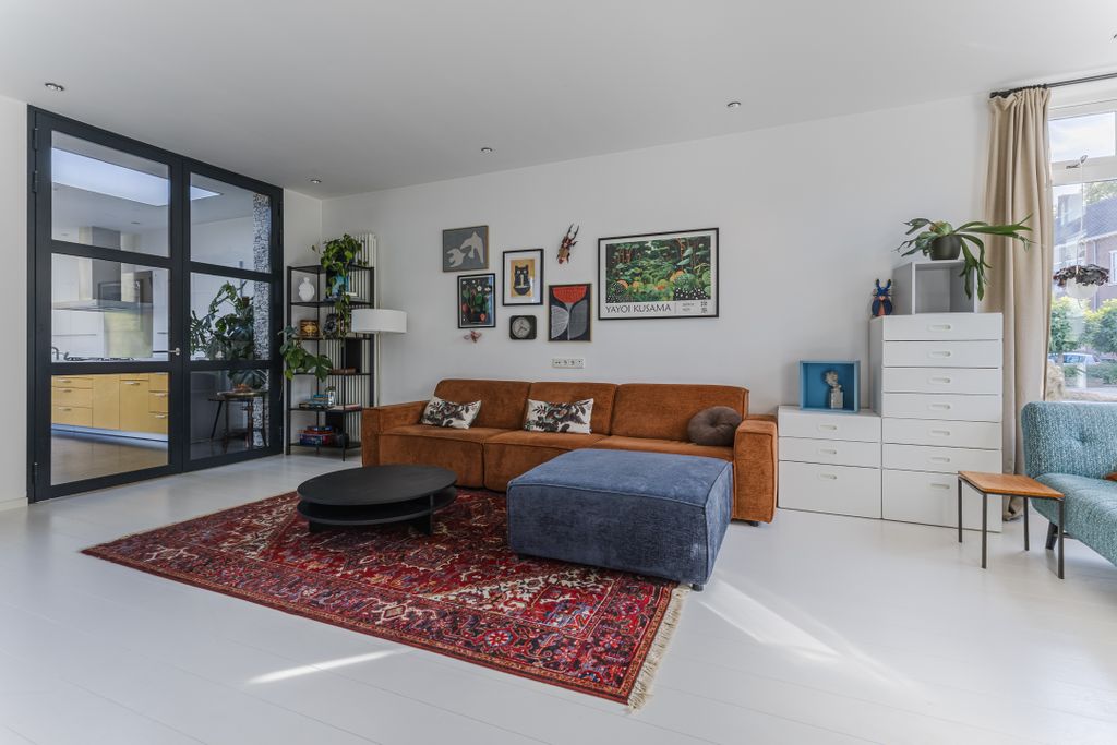 Property photo 3 of 44