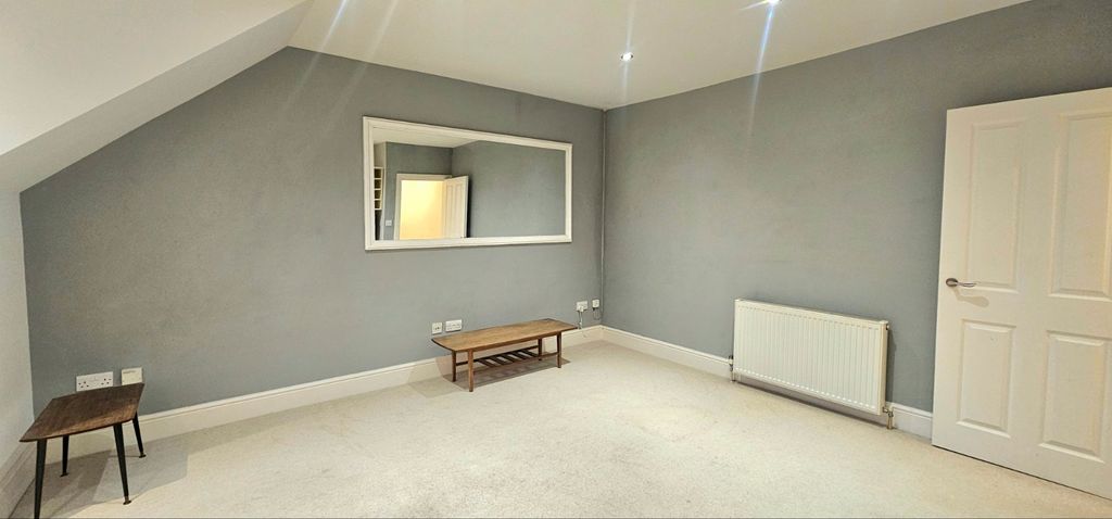 Property photo 2 of 7 Picture No. 09