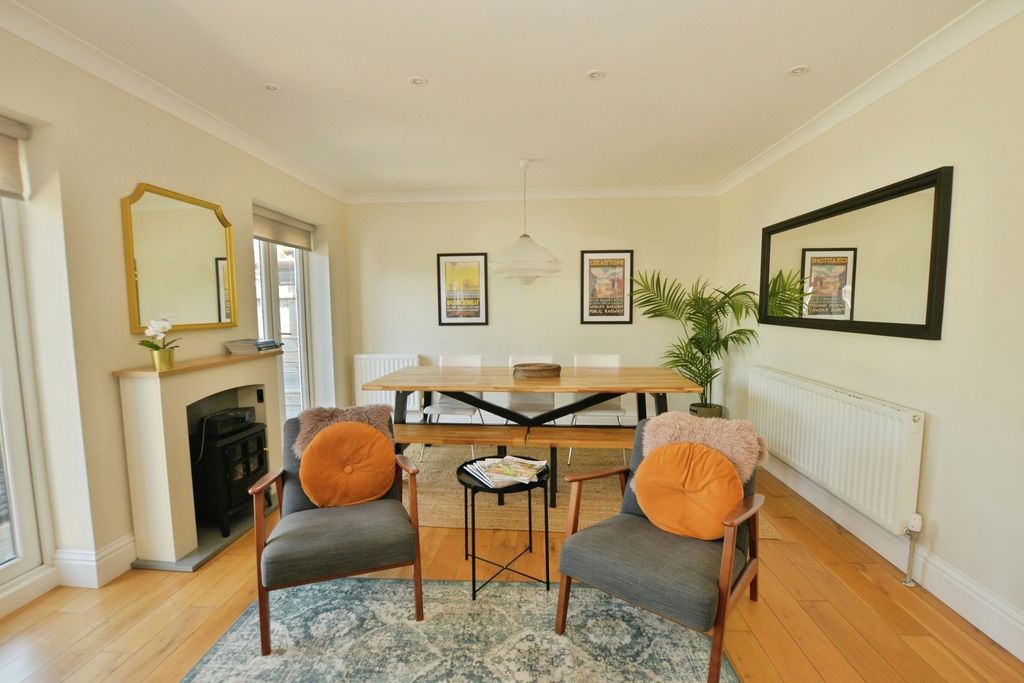 Property photo 3 of 17 Pbox-Img.Jpg