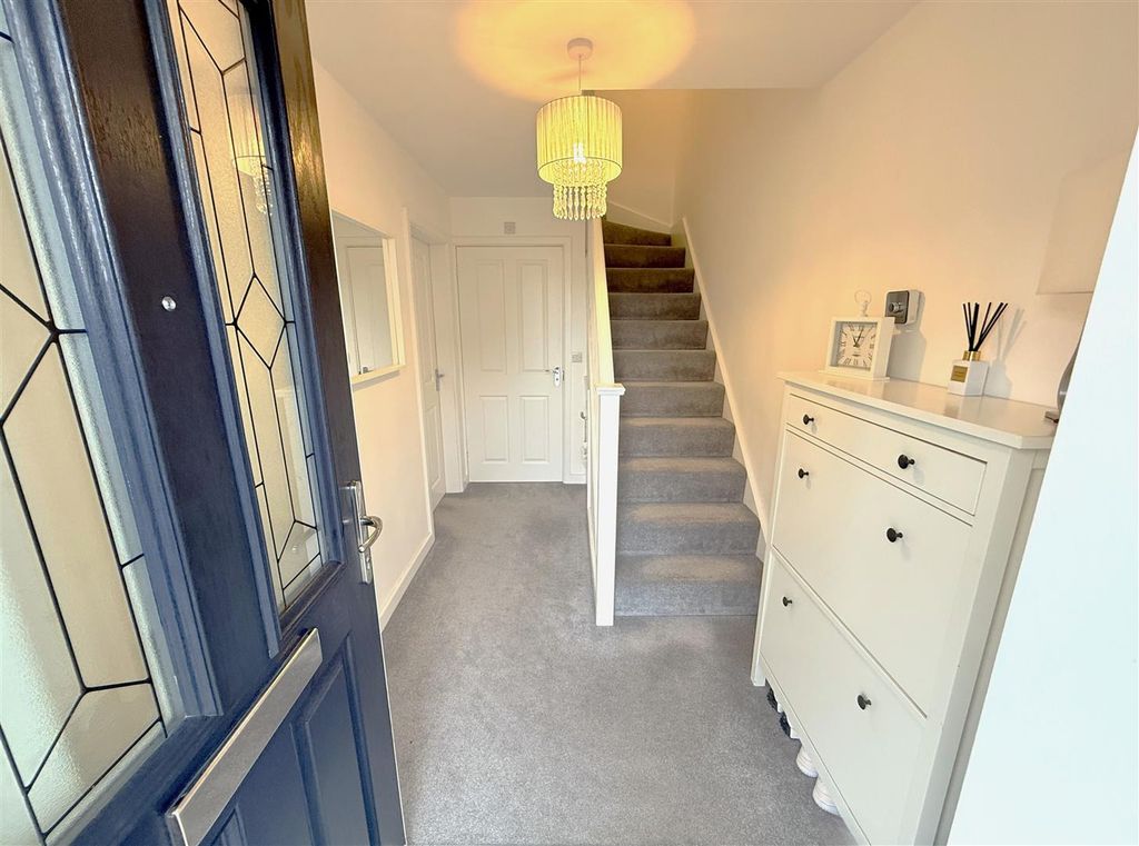 Property photo 3 of 17 Entrance.Jpg