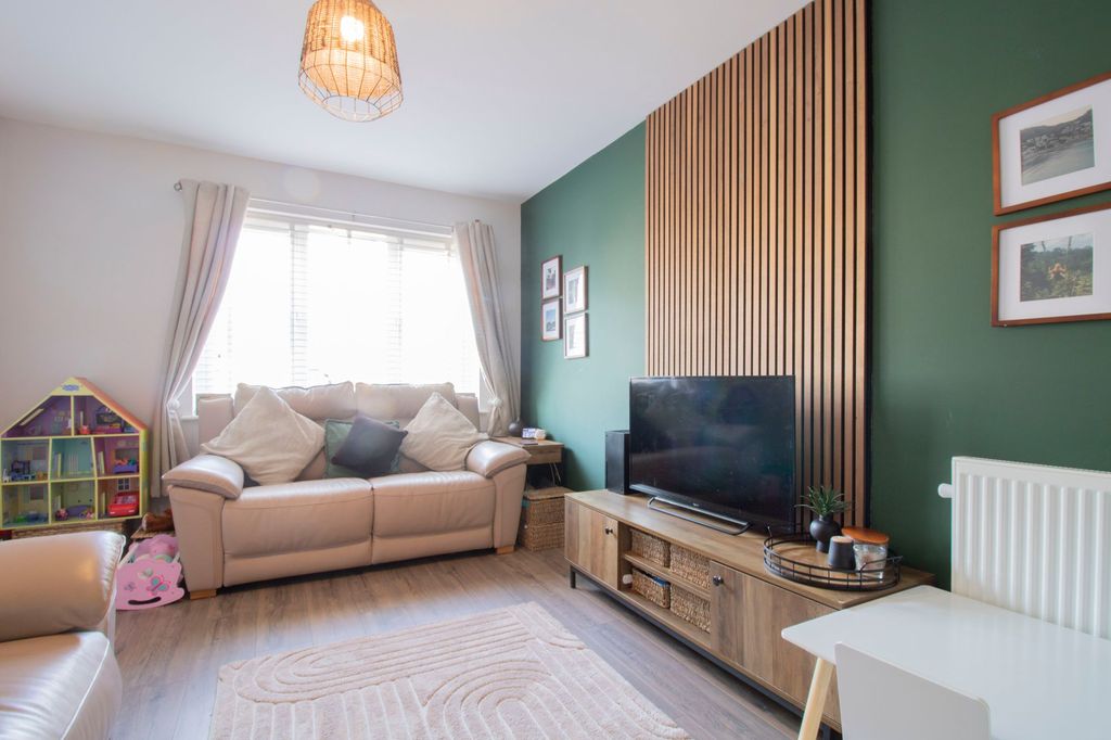 Additional image 5 of 3 bed semi-detached house for saleFfordd Penallta, Gellihaf NP12