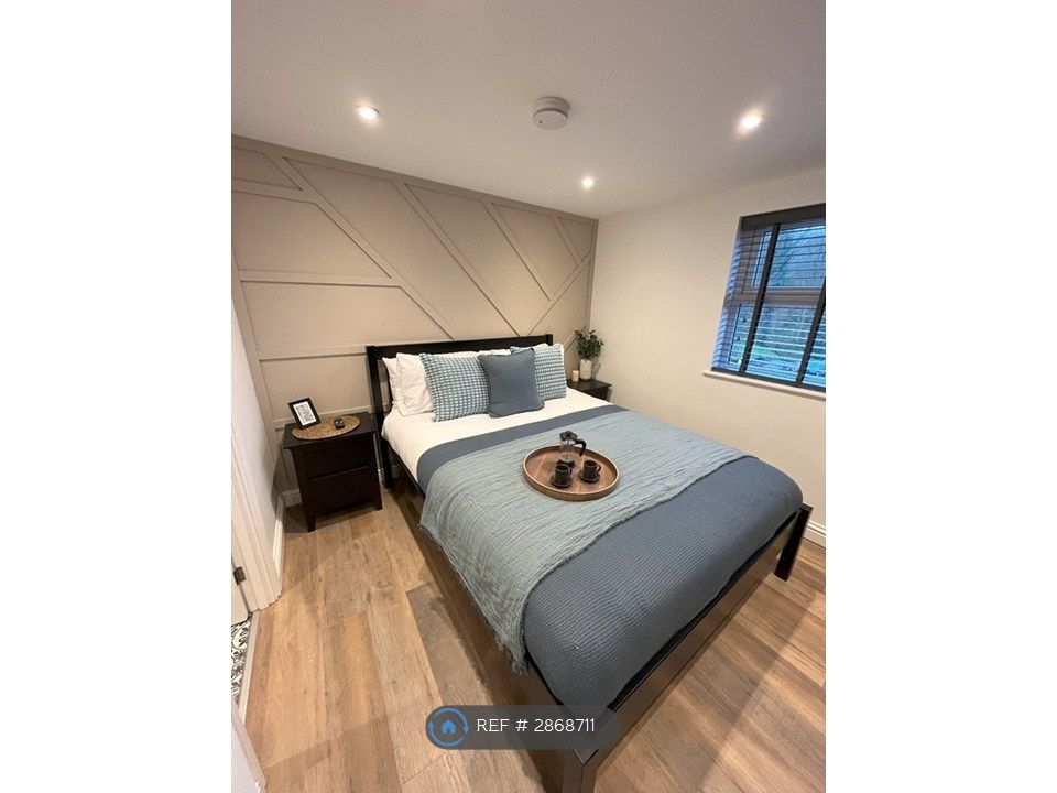 Property photo 3 of 7 Studio B Bedroom