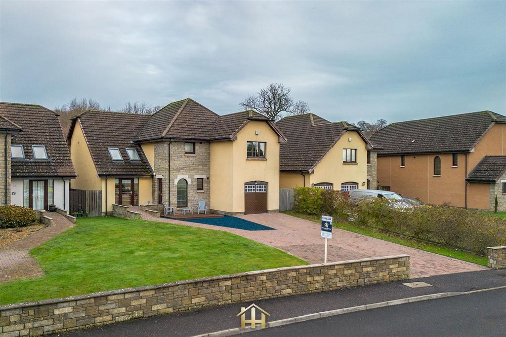 Property photo 2 of 39 136 William Fitzgerald Way Dundee 151225 Edit (4 O