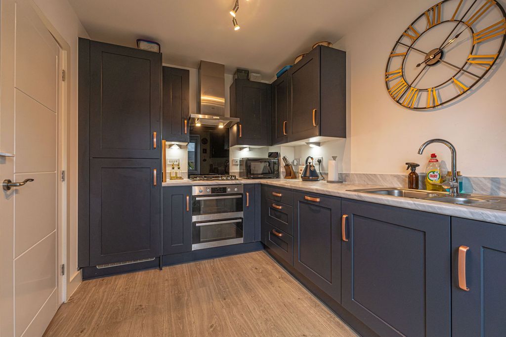 Property photo 3 of 25