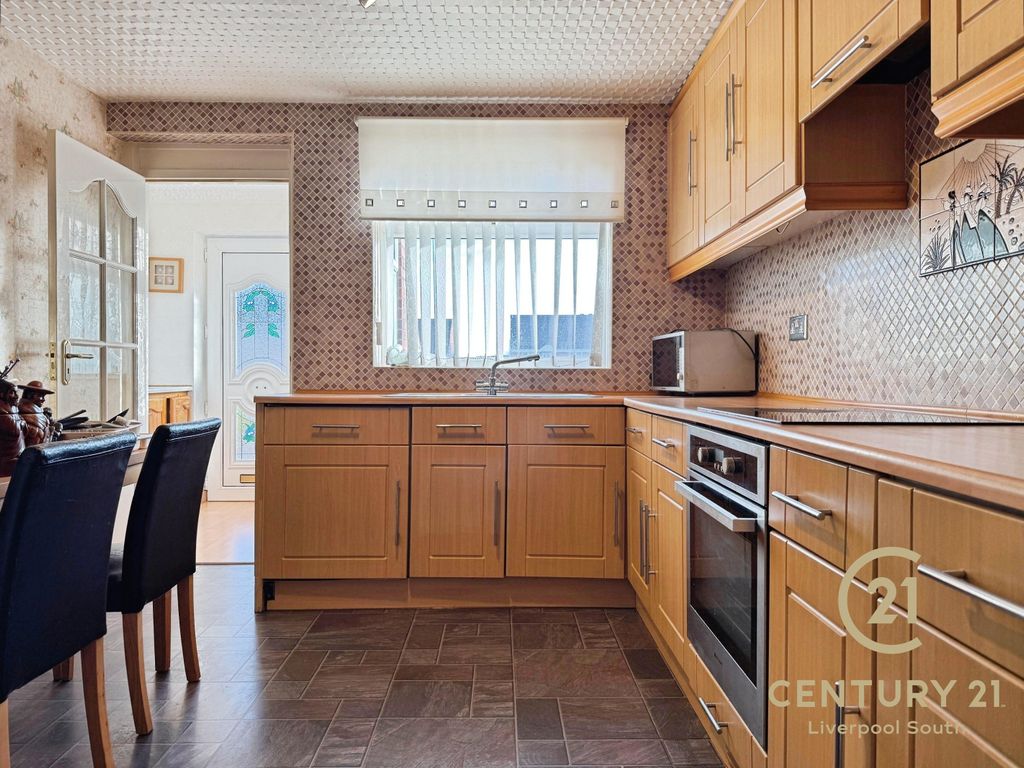 Property photo 2 of 25