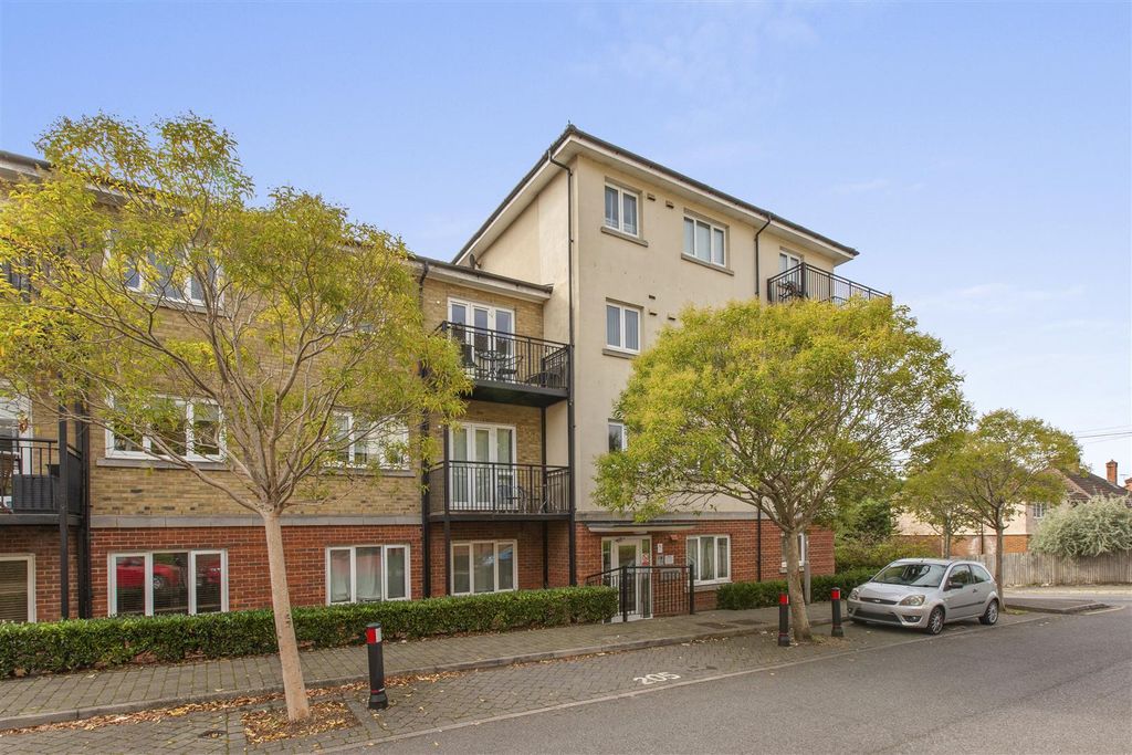 Property photo 1 of 15 Ives House, Ercolani Ave-13.Jpg